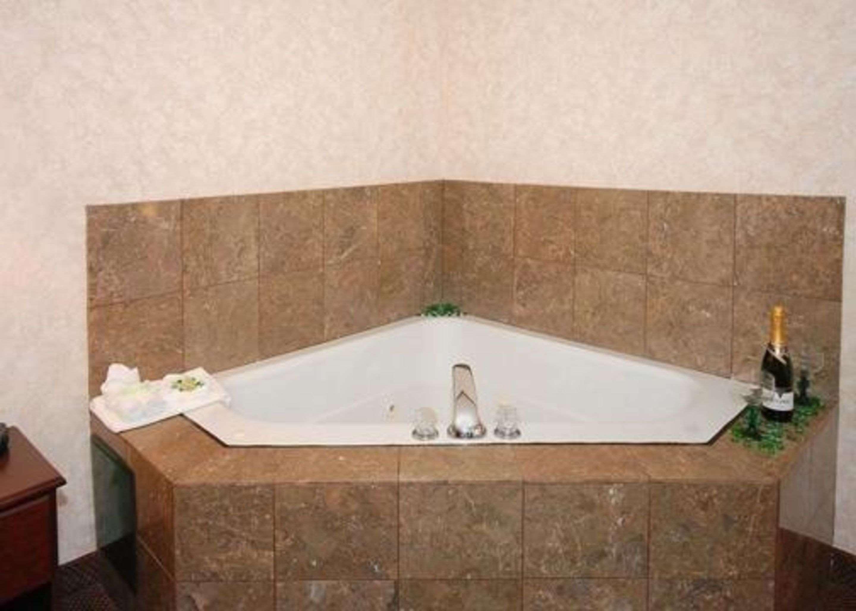 Quality Inn & Suites Tarboro - Kingsboro מראה חיצוני תמונה