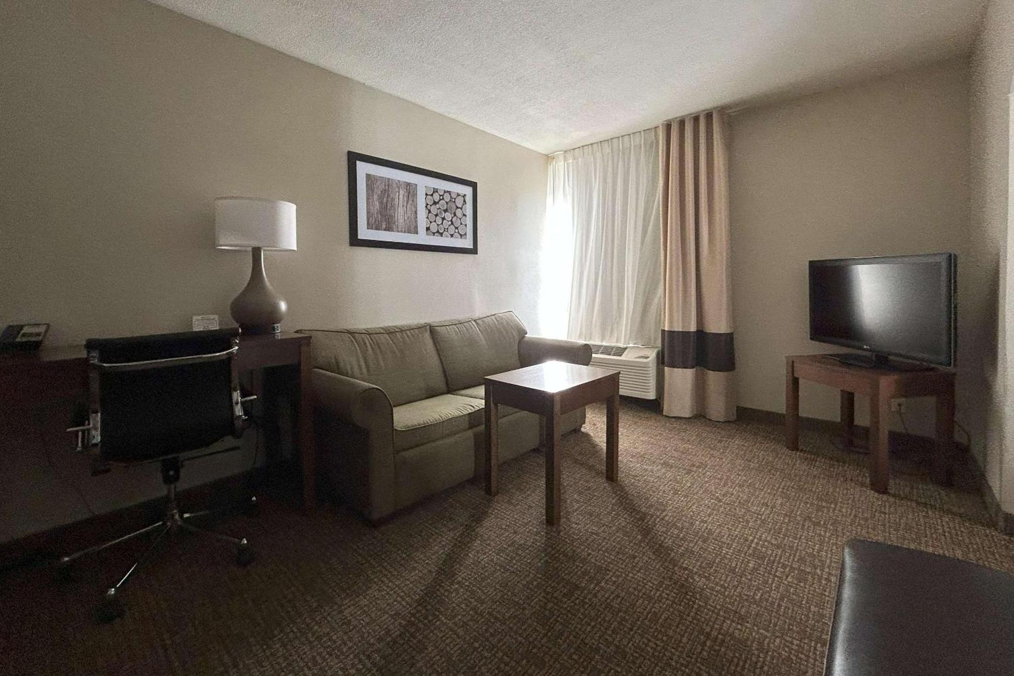 Quality Inn & Suites Tarboro - Kingsboro מראה חיצוני תמונה